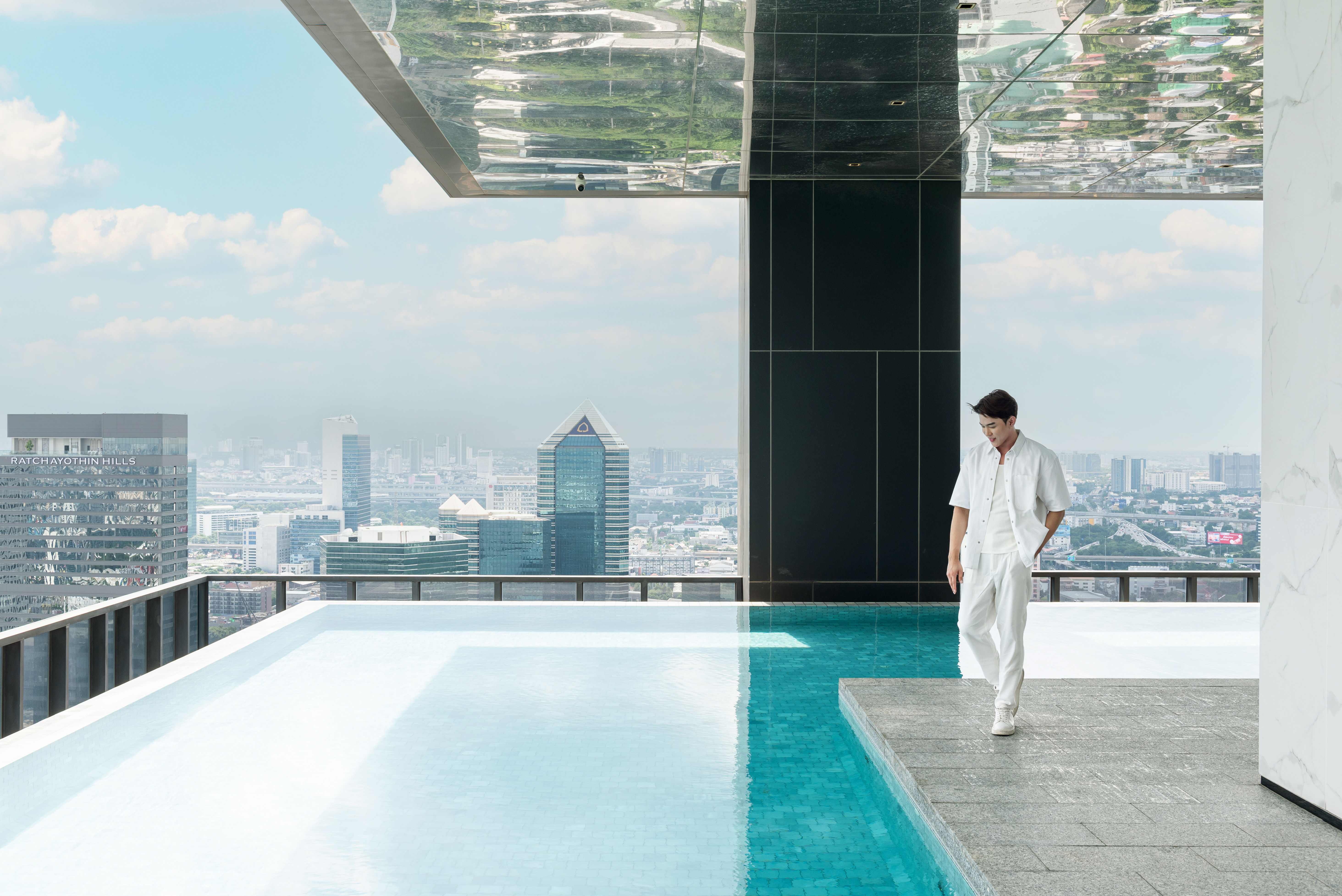 SHADE & SHINE SKY POOL - แมสซารีน รัชโยธิน - MAZARINE Ratchayothin